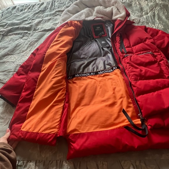 RED ORALAY WINTER COAT - Picture 4 of 7